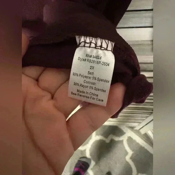 Tempted Hearts – Blouse – Burgundy – 2X - Picture 6 of 6